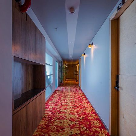 Hotel The Grand Heaven Gandhinagar Esterno foto
