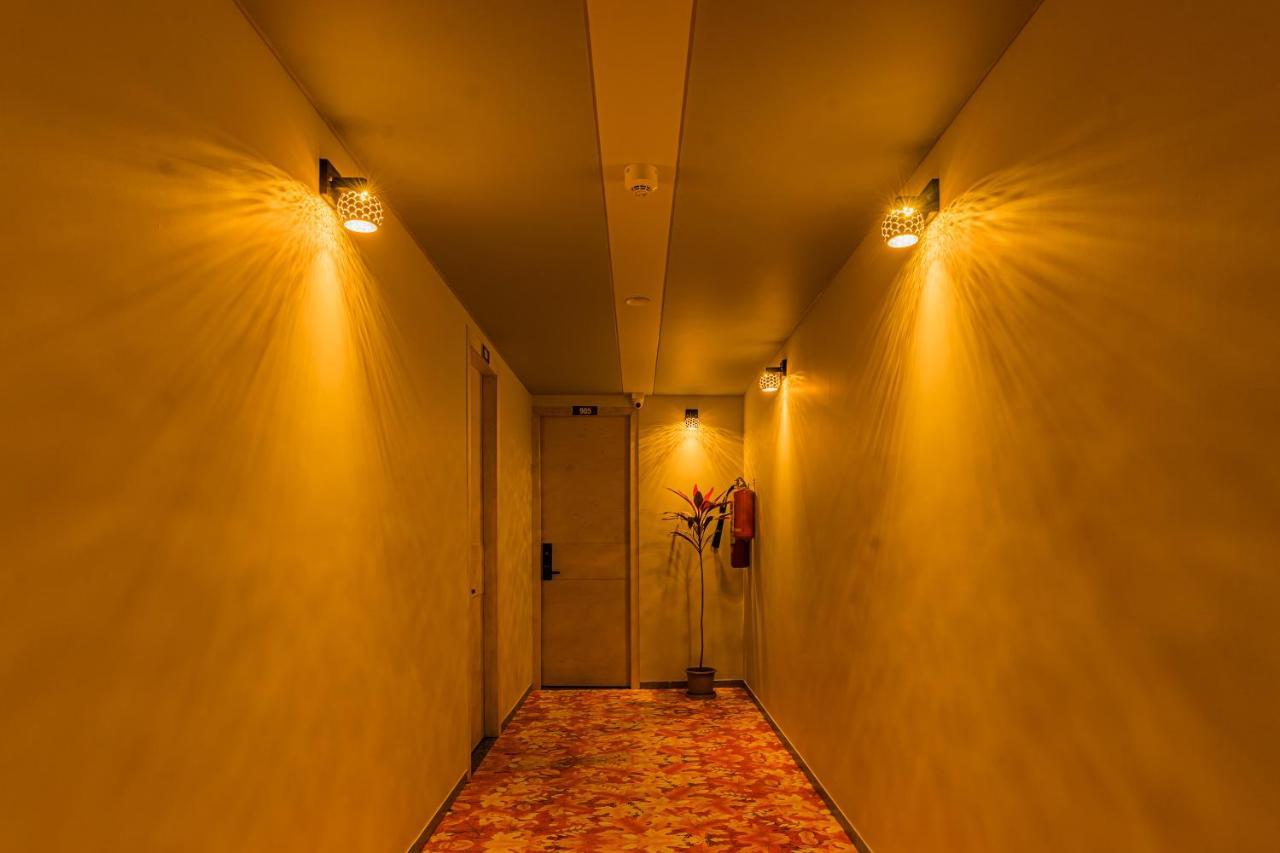 Hotel The Grand Heaven Gandhinagar Esterno foto