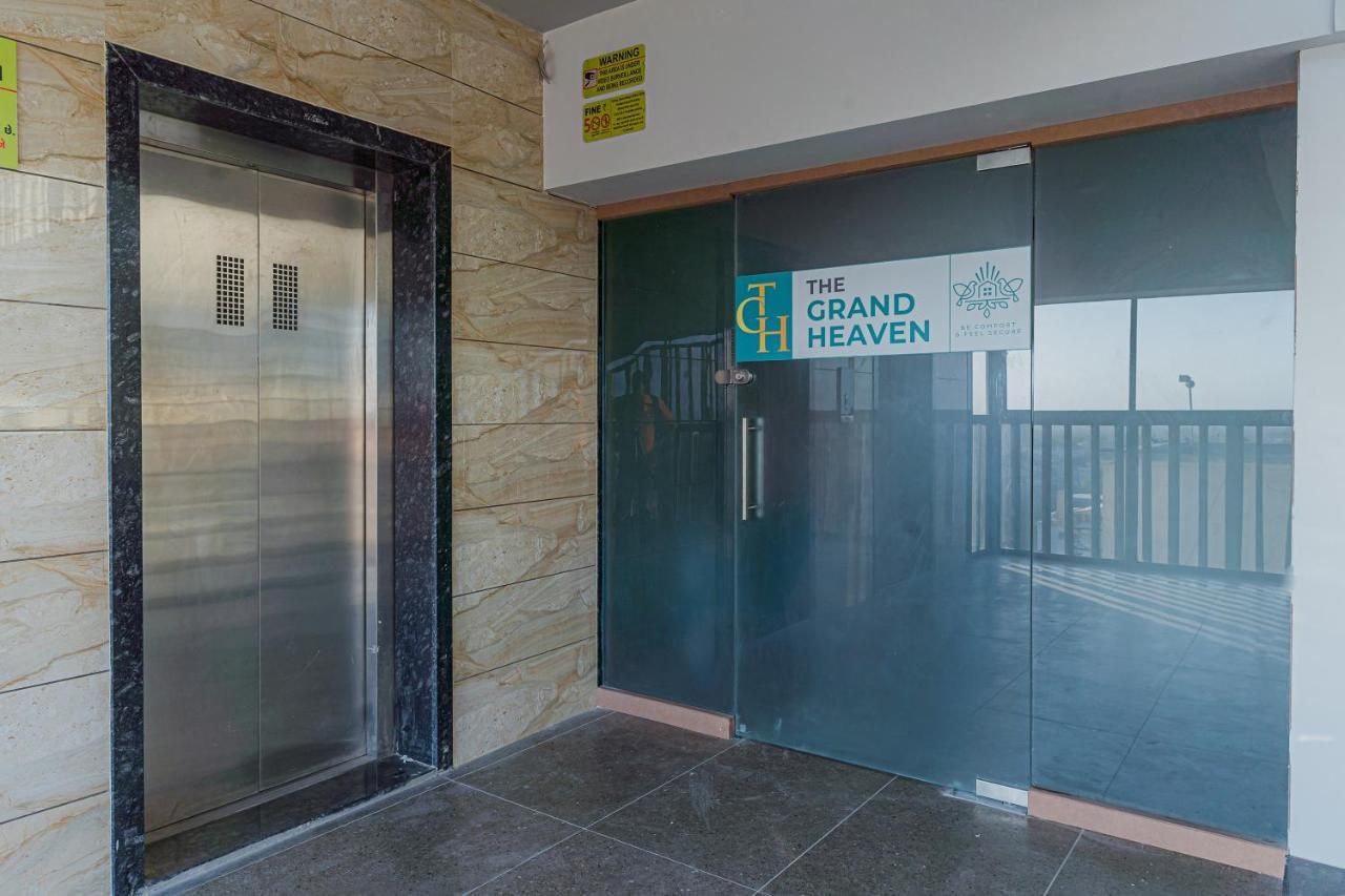 Hotel The Grand Heaven Gandhinagar Esterno foto